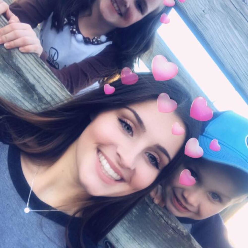 Meet your Posher, Elexis